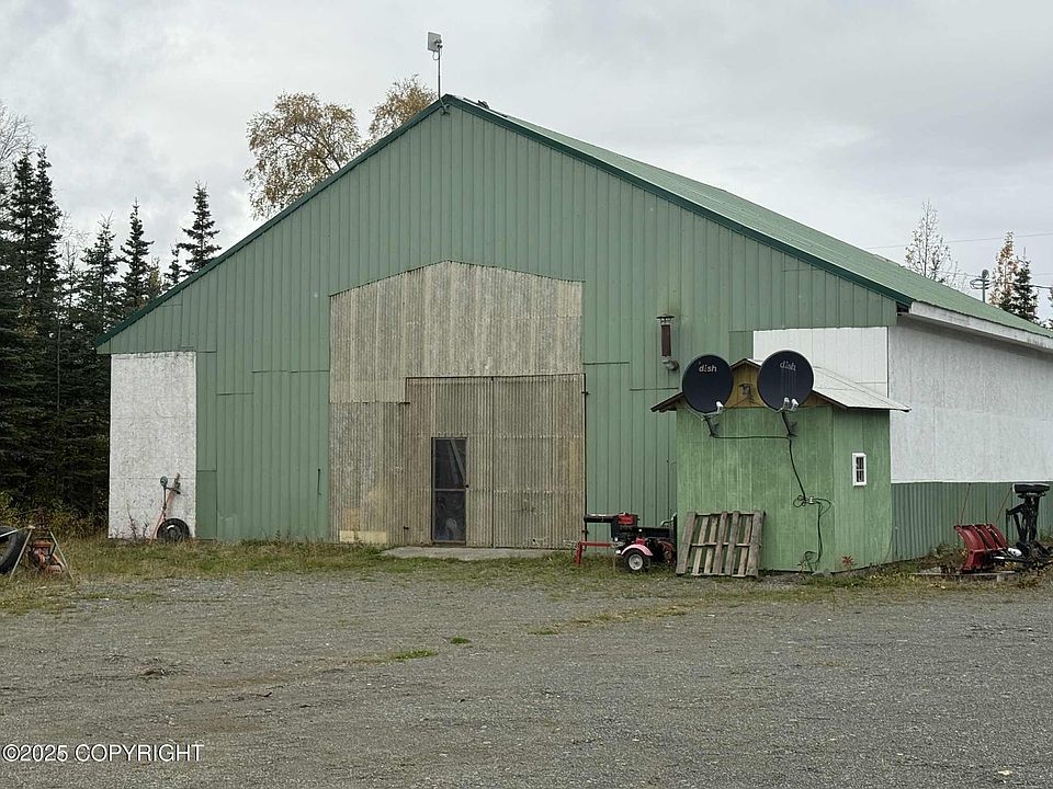 1st image of 46925 Merganser Ave