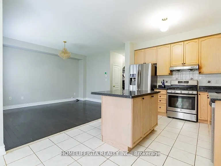 154 Goldenwood Cres — Photo 10