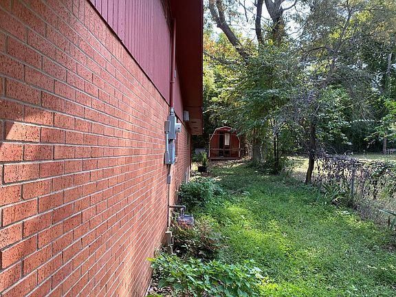 2nd image of 928 Maryland Dr