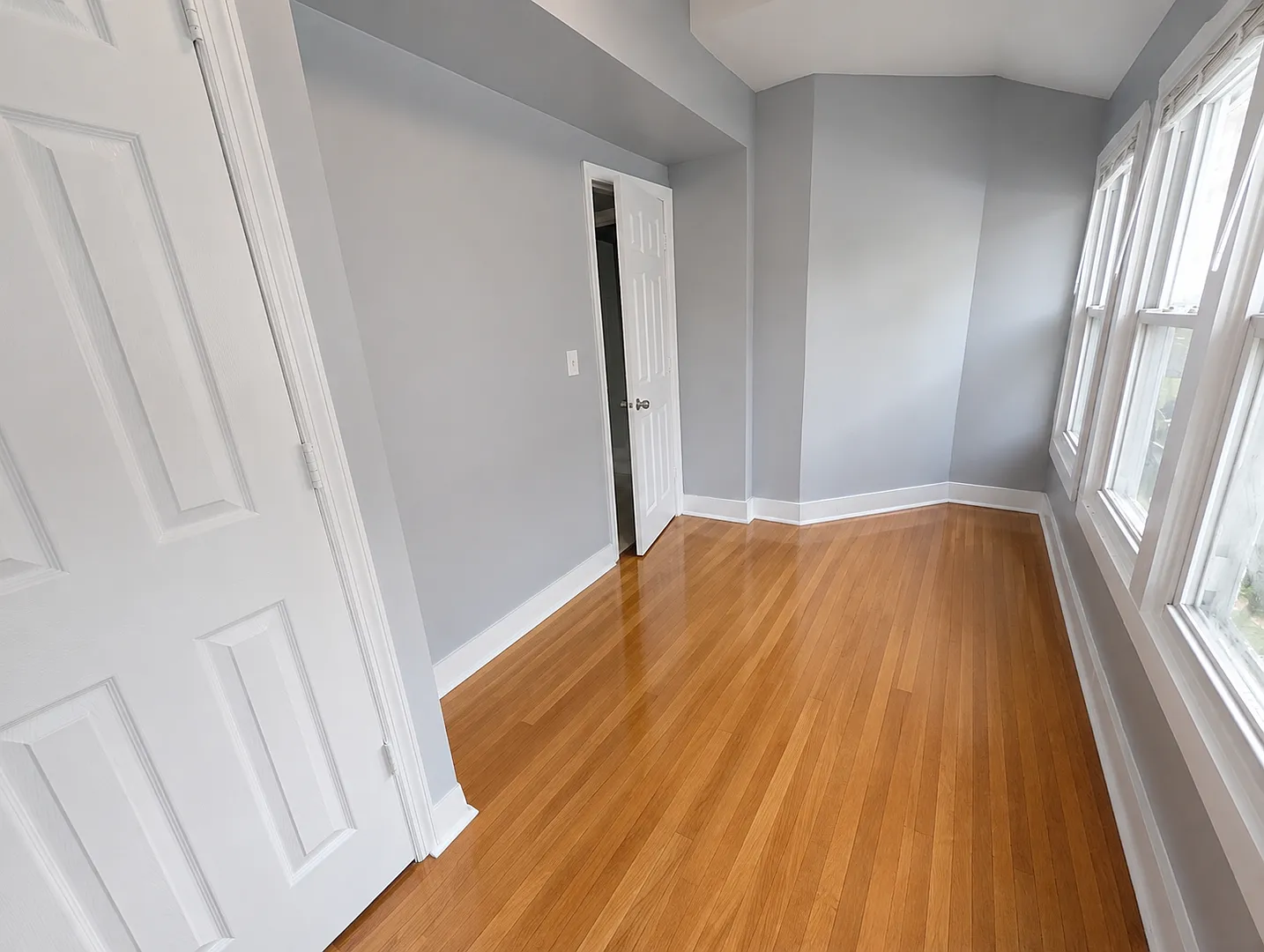 Beautiful 4 Bedroom 1 Bathroom Single Family House for Rent in Asbury Park! — Photo 4