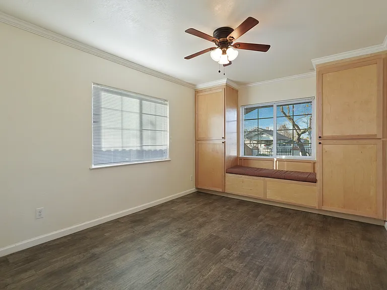 324 Flora St — Photo 10