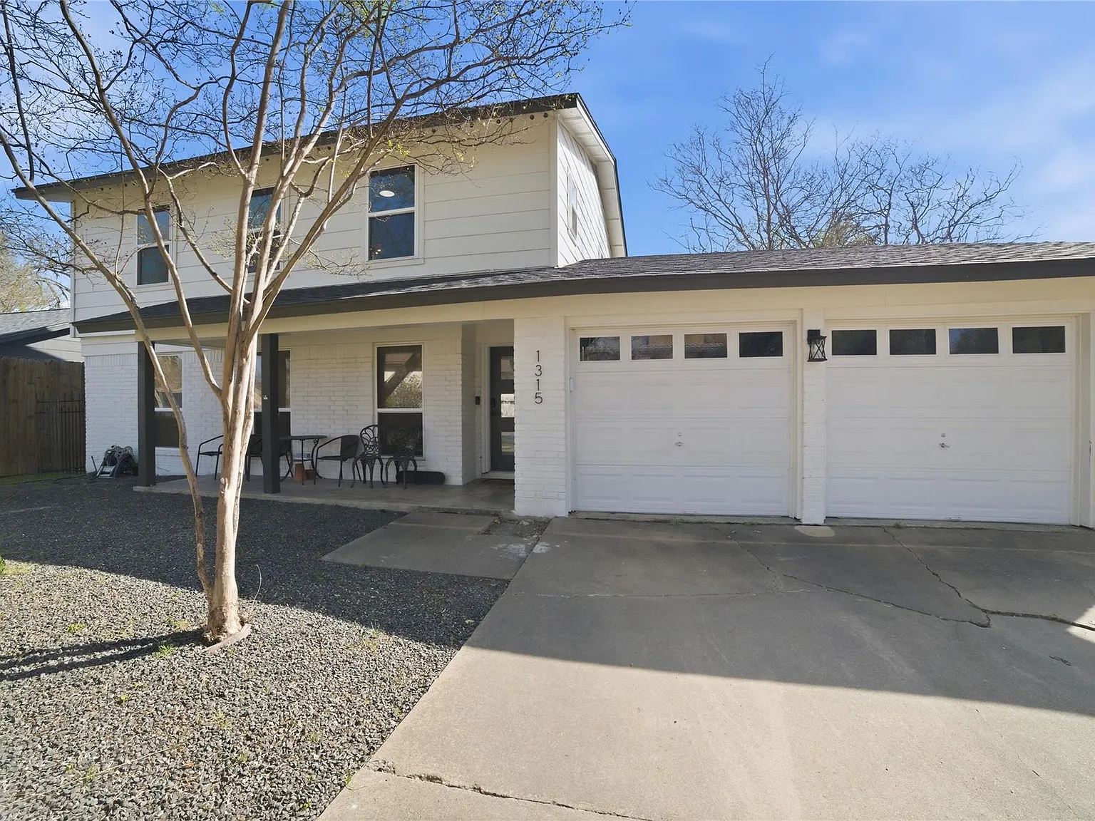 4 bed, 2.5 bath, 2006 sqft, $3,100 — Photo 1