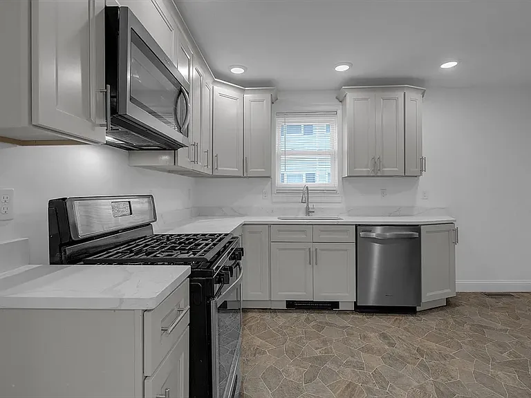 71 Cypress St #1 — Photo 5