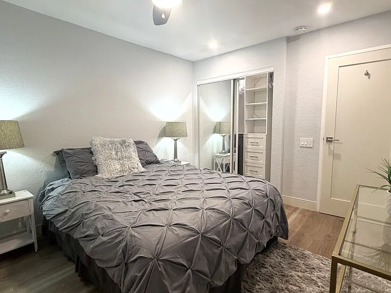 2801 N Los Felices Cir E — Photo 13