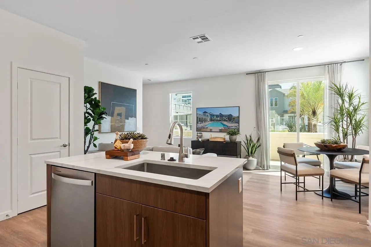2 bed, 2.5 bath, 1134 sqft, $4,125 — Photo 1