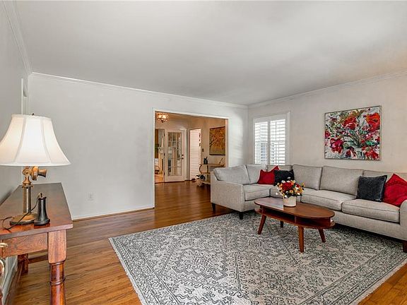 3rd image of 2626 Shetland Dr