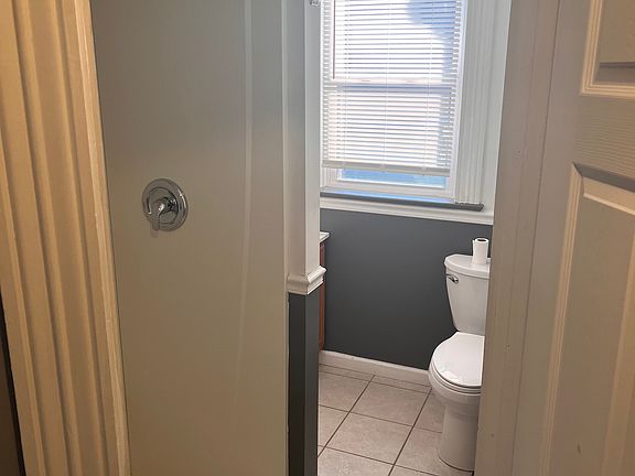 3rd image of 202 Penn St Floor 2