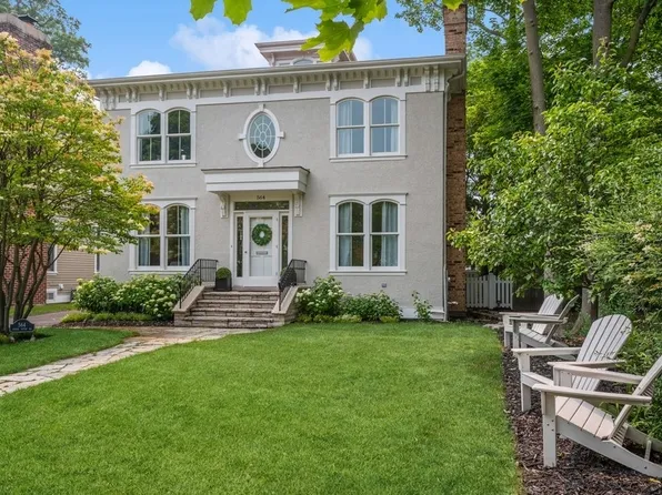 564 Arbor Vitae Rd, Winnetka, IL 60093