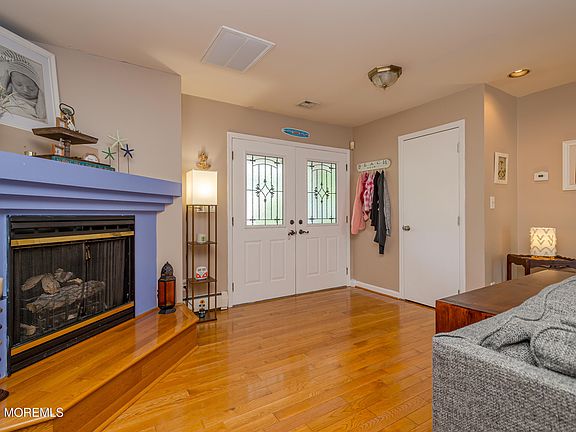 4th image of 965 Beacon Avenue