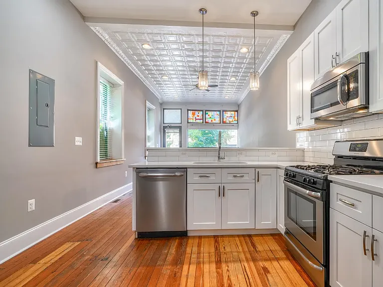 807 Light St #A — Photo 2