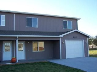 2300 Vineyard Cir, Manhattan, KS 66502