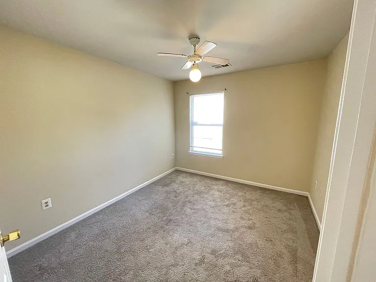 15518 Toddsbury Ln — Photo 10