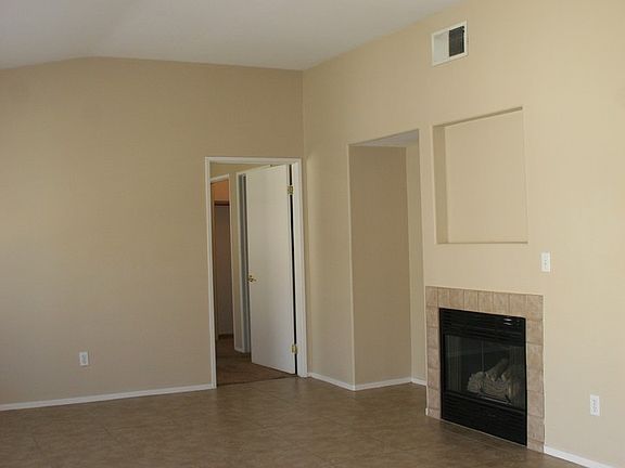 5th image of 8115 Pebble Cove Ct APT B