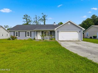 115 Daphne Dr, Hubert, NC 28539