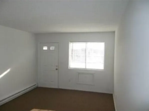 67 Sylvan Ave APT 2, Waterbury, CT 06706