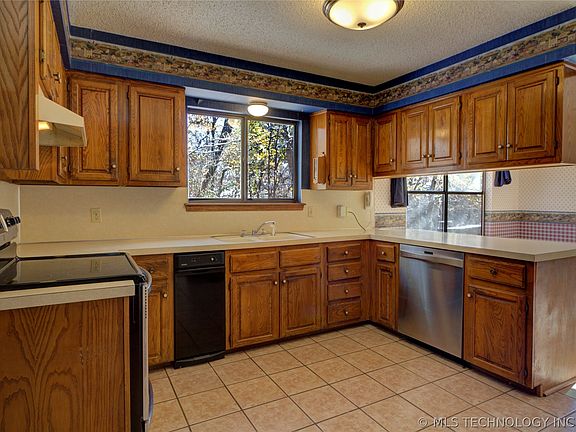 5th image of 1370 N Aspen Ln