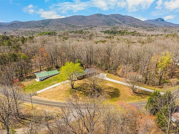 2nd image of 435 Seven Island Rd