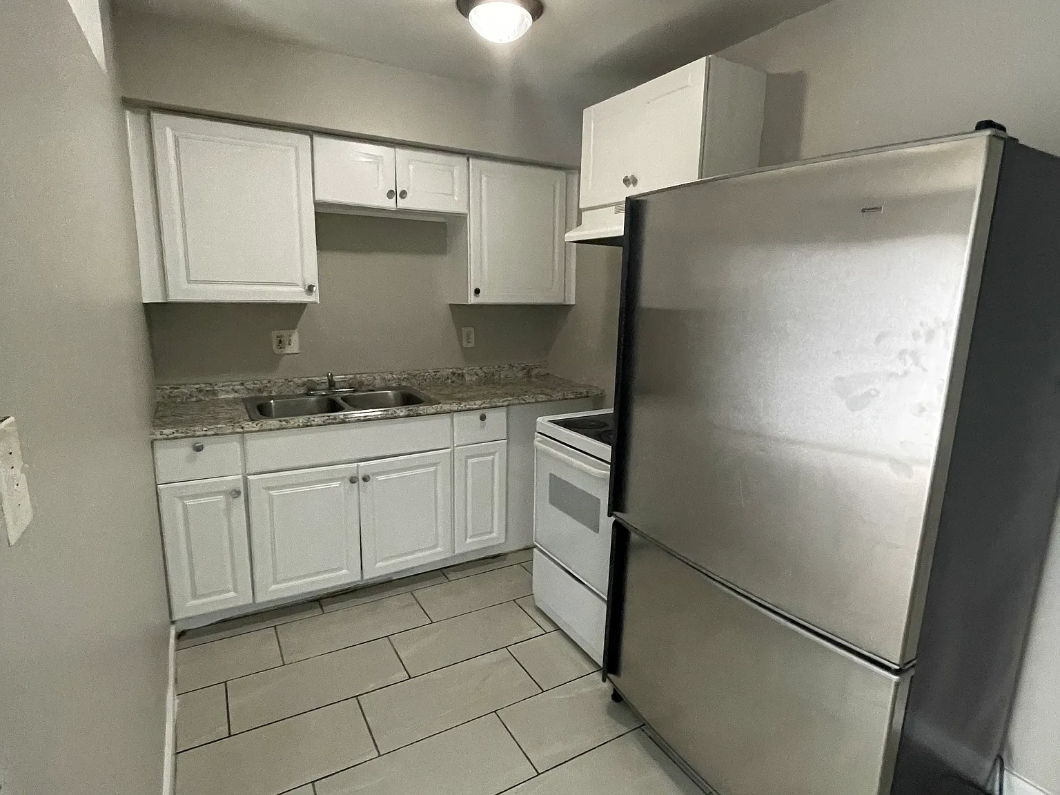 2 bed, 700 sqft, $1,100 — Photo 1
