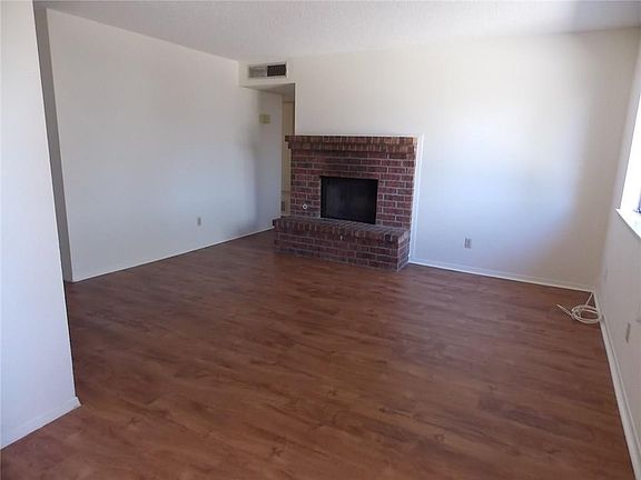 3rd image of 877 Nita Fay Dr