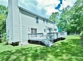 14 October Hill Rd, Oak Ridge, NJ 07438