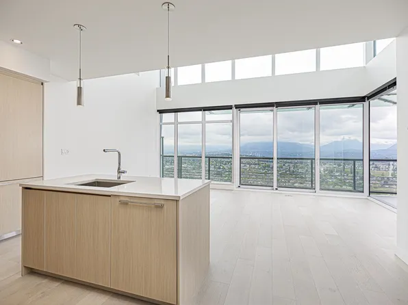 4730 Lougheed Hwy #4907, Burnaby, BC V5C 0M9