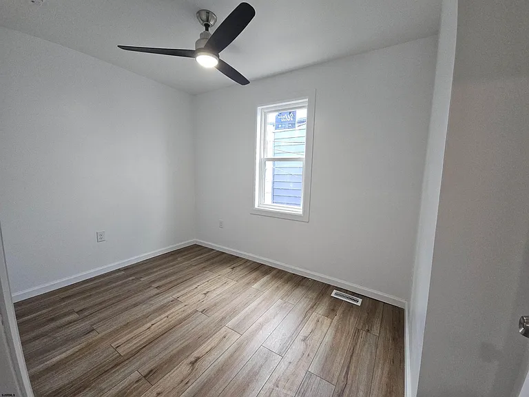 902 Keener Ave — Photo 13