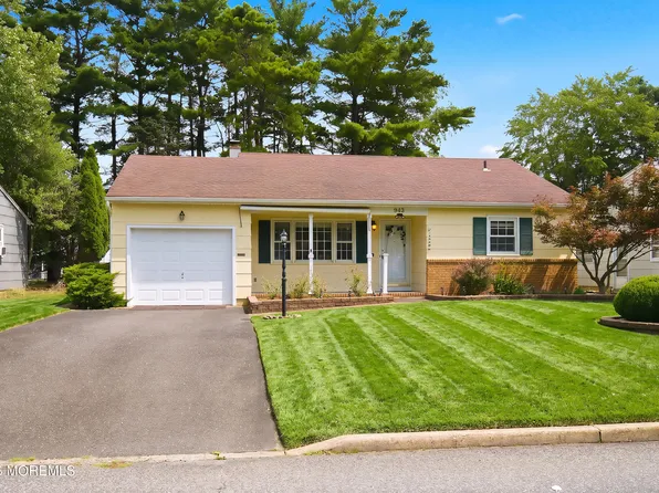 943 Edgebrook Drive N, Toms River, NJ 08757