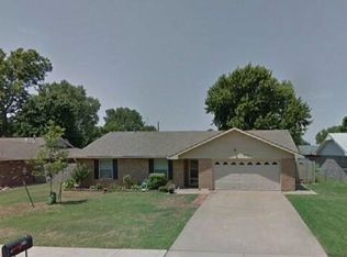2512 Bonnie Dr, Ponca City, OK 74601