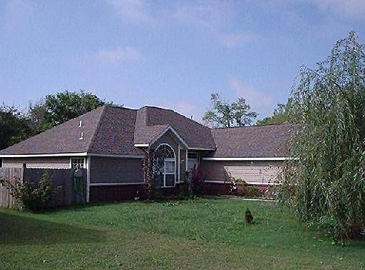 1st image of 806 Amanda Dr
