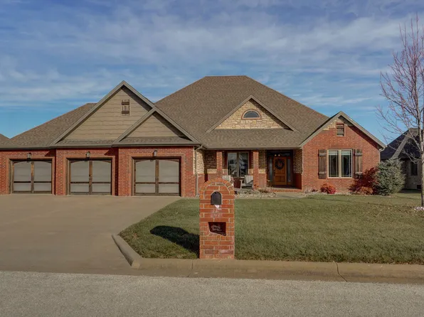 913 W Lorenza Drive, Nixa, MO 65714