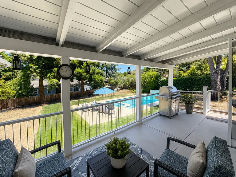 1501 Country Club Dr — Photo 19