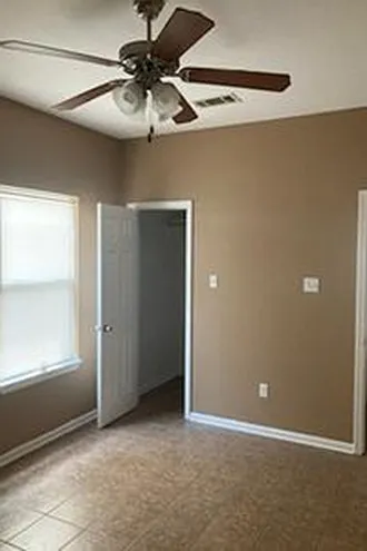 2309 Louisa St — Photo 3
