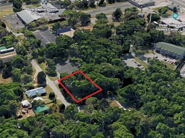 222 NW Crystal St, Crystal River, FL 34428