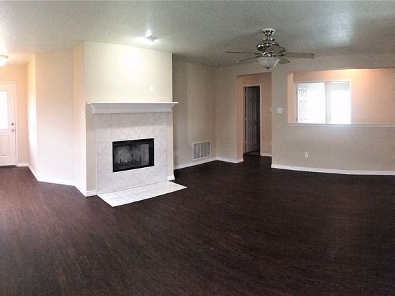 3rd image of 14020 Esperanza Dr