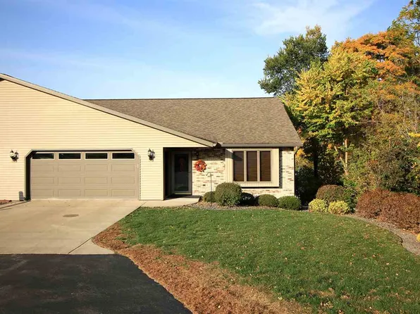 102 5th St, Fulton, IL 61252