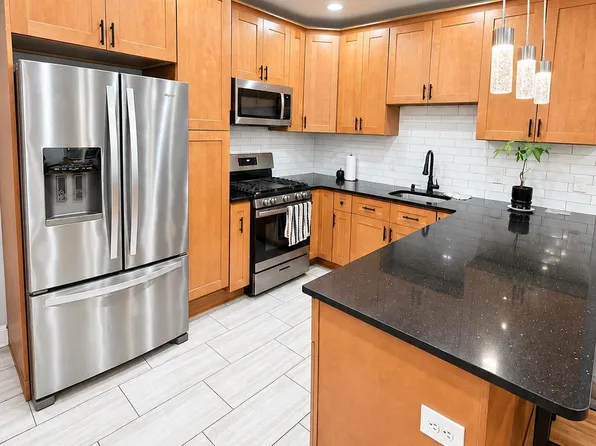 457 Division St, Perth Amboy, NJ 08861