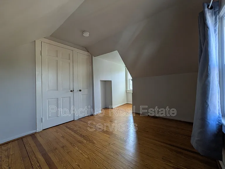 9421 Phillip Ave — Photo 16