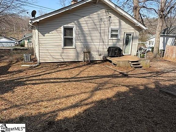 3rd image of 216 Webster St