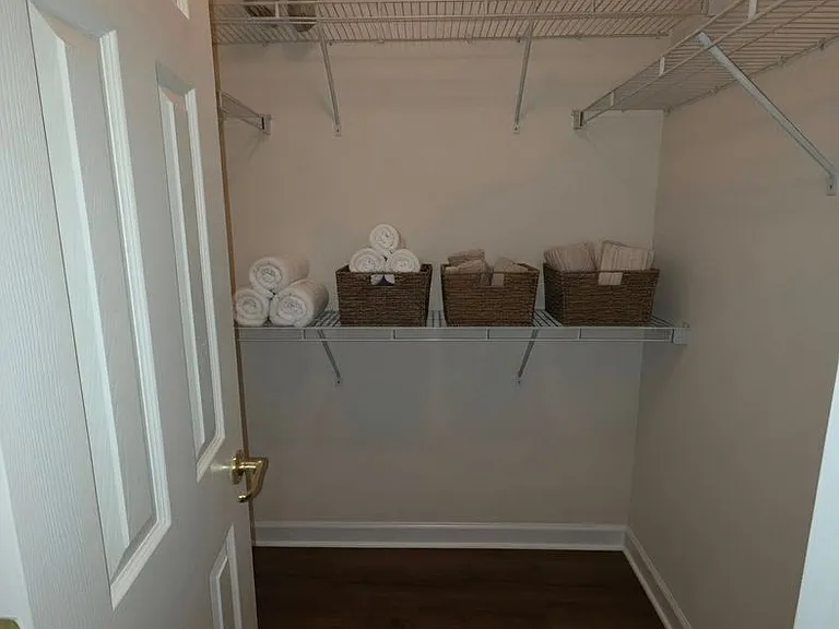 404 Tailor St — Photo 30