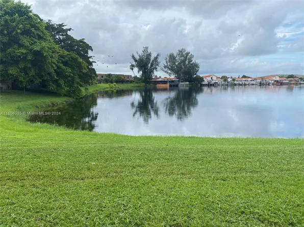 2460 W 67th Pl APT 101-27, Hialeah, FL 33016