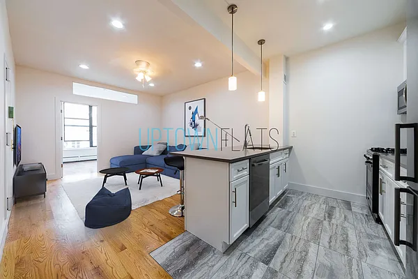 Rented by Uptown Flats LLC | media 18