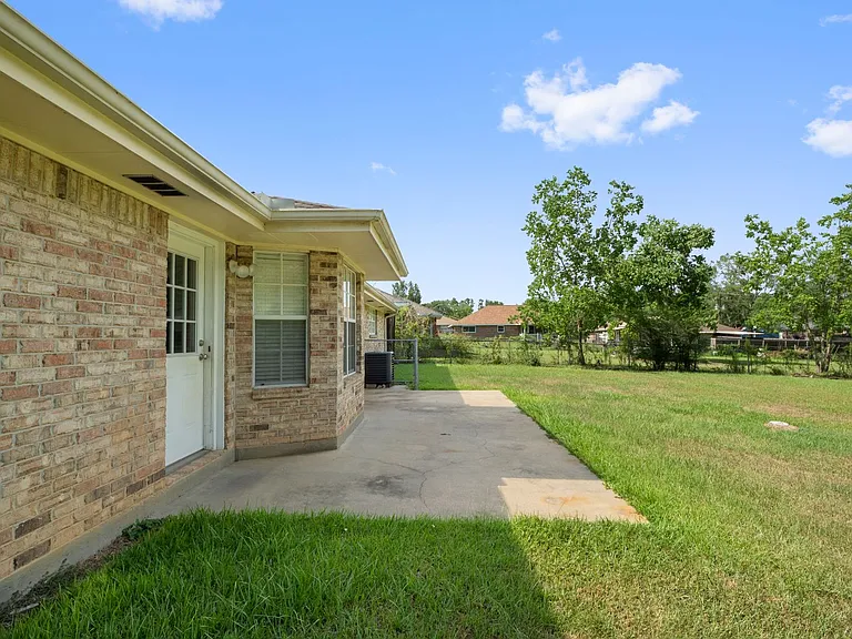 1904 Cottonwood St — Photo 13