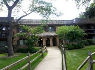7930 Woodglen Ln APT 107, Downers Grove, IL 60516
