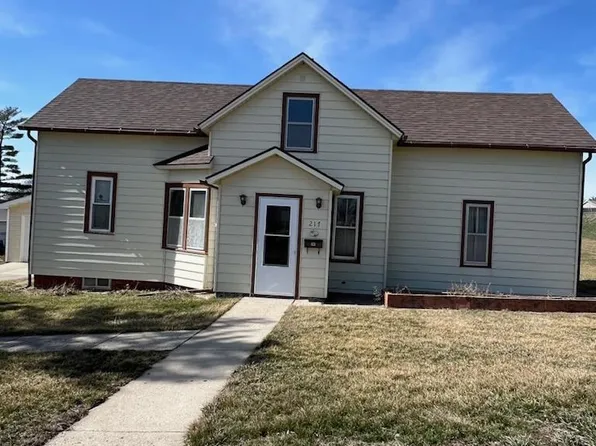 217 Needham St, Winside, NE 68790