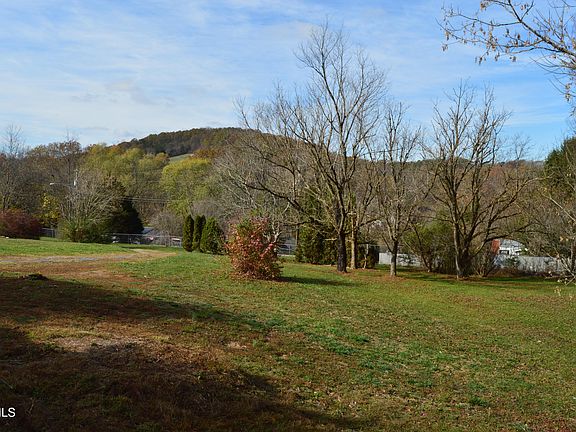 4th image of 238 Dogwood Dr