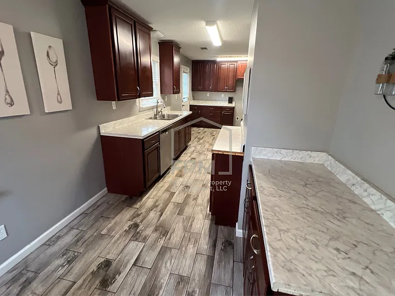 6236 Haddington Dr — Photo 4