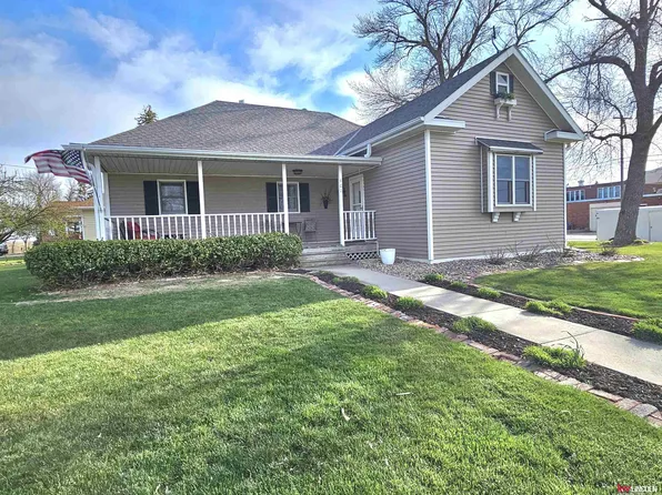 402 E Glenvil St, Clay Center, NE 68933