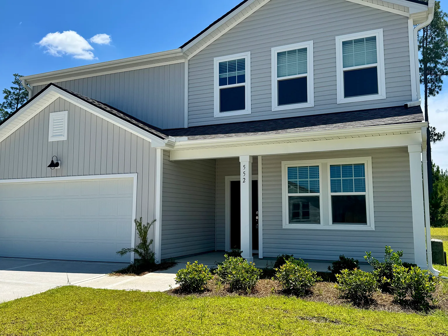 4 bed, 2.5 bath, 2322 sqft, $2,300 — Photo 2