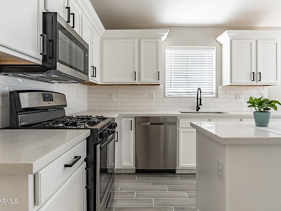 2nd image of 13158 W CYPRESS Street