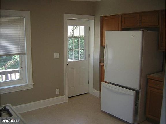 2nd image of 207 Gay St